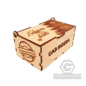 Dėžutė atverčiamu dangteliu